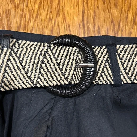 *JASON WU* Black x Ivory Belted Dress Shorts Size XS - Picture 3 of 6